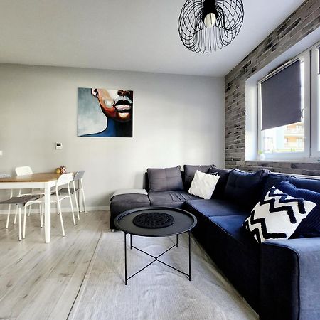 Apartstars - Powstancow #32 With Terrace Rzeszów Kültér fotó